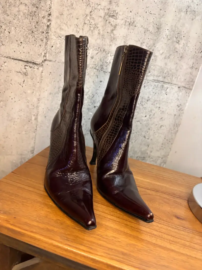 Botines de cuero marrón con tacón alto - 2