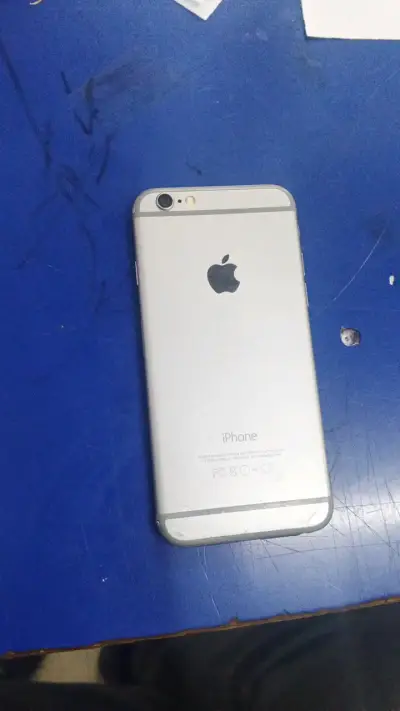 iPhone 6 y iPhone 5 en buen estado - miniatura 1