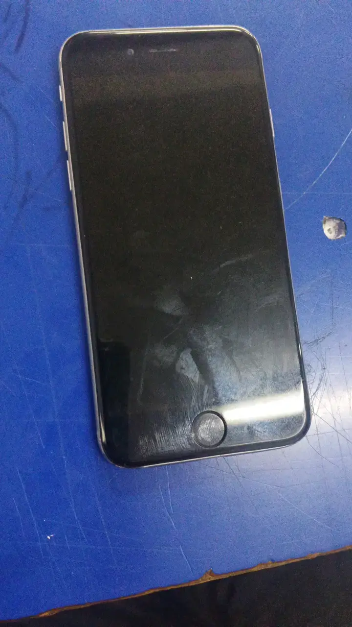 iPhone 6 y iPhone 5 en buen estado - 2