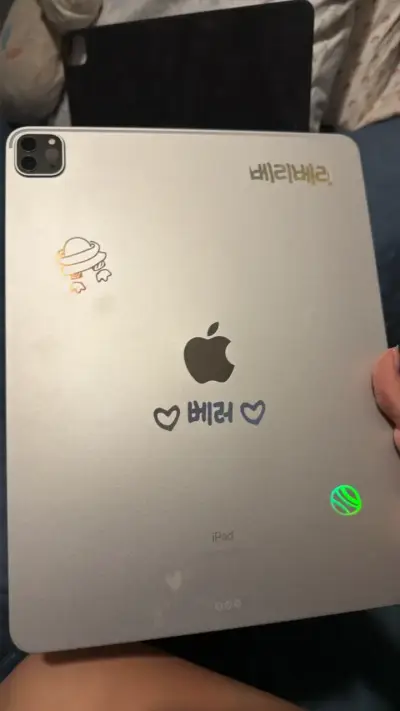 iPad con teclado desmontable y funda protectora - miniatura 2