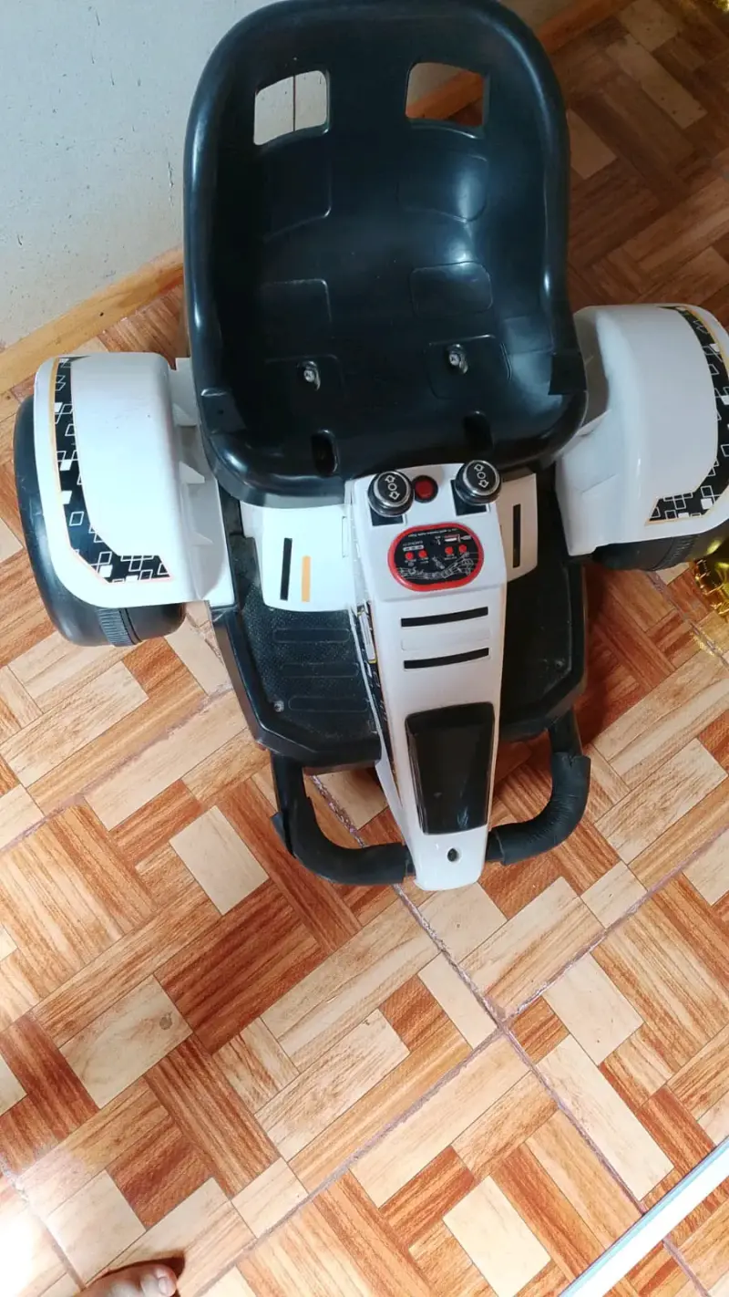 Kart eléctrico para niños amarillo y blanco - 2