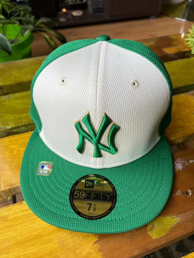 Gorra New Era 59FIFTY verde y blanca - 1