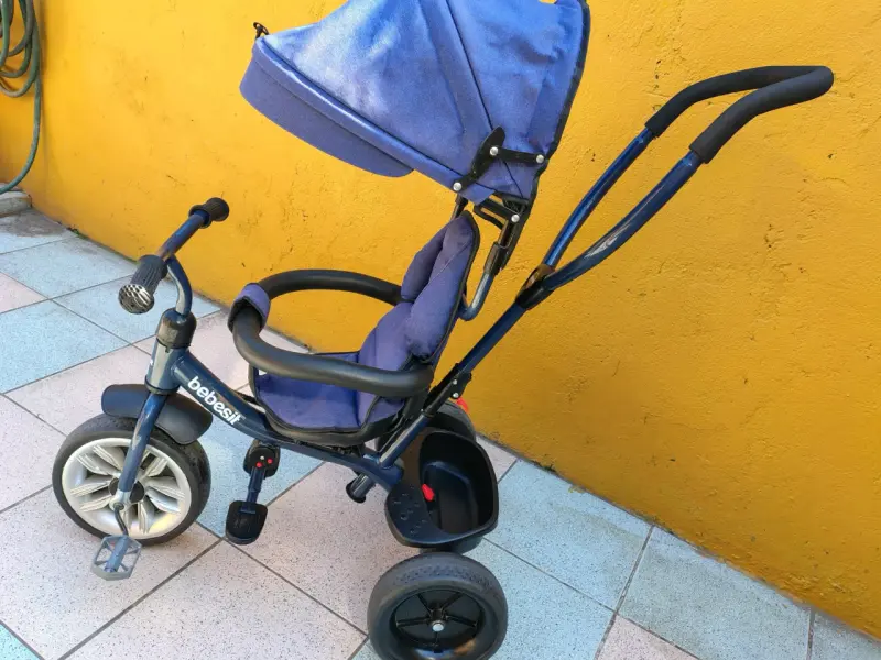 Triciclo para niños Bebesit con toldo azul - 3