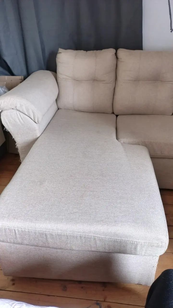 Sofá seccional beige en buen estado - 2