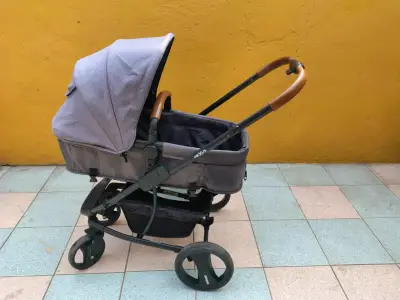Coche de bebé Bebesit con silla de auto gris - miniatura 1