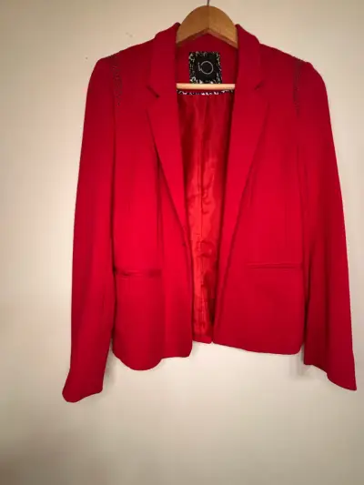 Blazer rojo con detalles de strass - miniatura 1