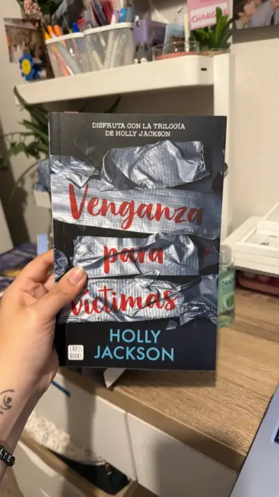 Libro 'Venganza para Víctimas' de Holly Jackson - miniatura 1