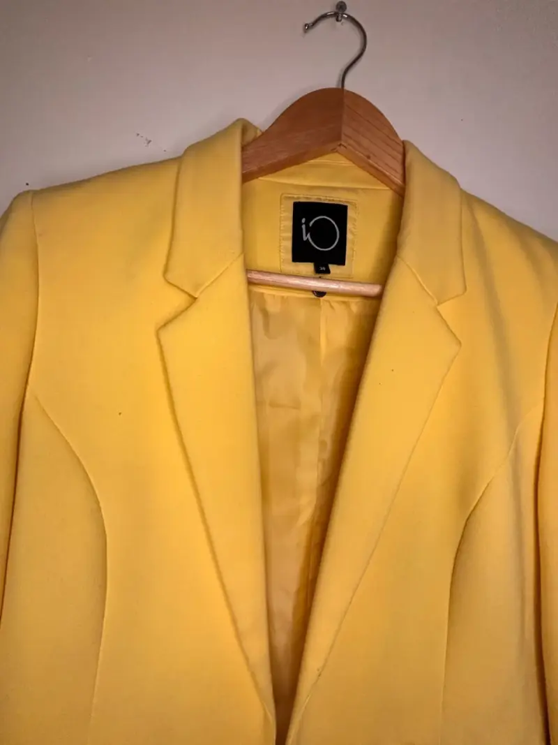 Blazer amarillo para mujer elegante - 3