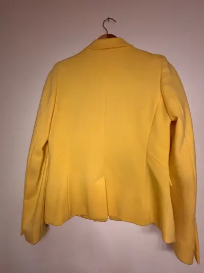 Blazer amarillo para mujer elegante - miniatura 4
