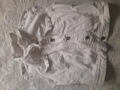 Chaleco de mezclilla blanco sin mangas para mujer - miniatura 1