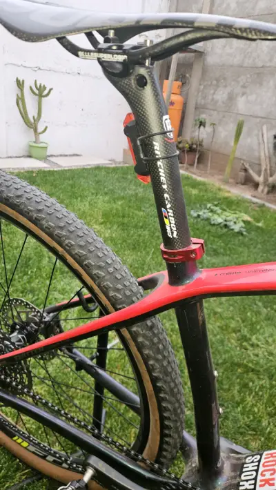 Bicicleta de Montaña con Suspensión RockShox - miniatura 1