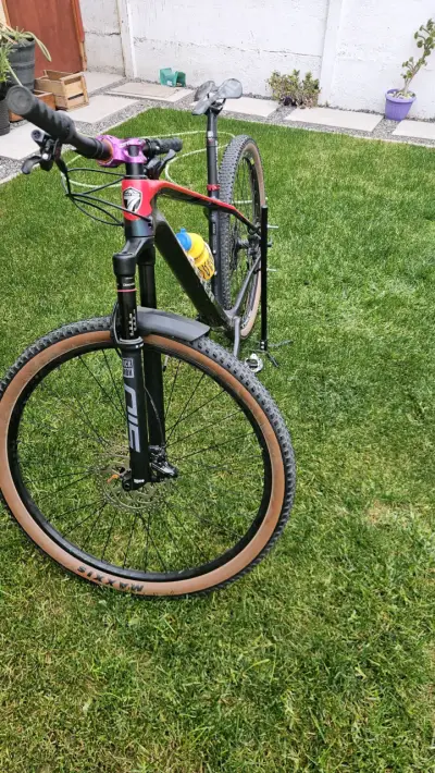 Bicicleta de Montaña con Suspensión RockShox - miniatura 4
