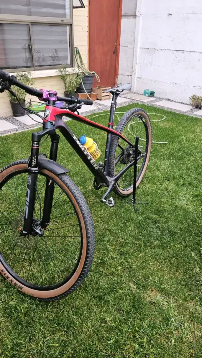 Bicicleta de Montaña con Suspensión RockShox - miniatura 5
