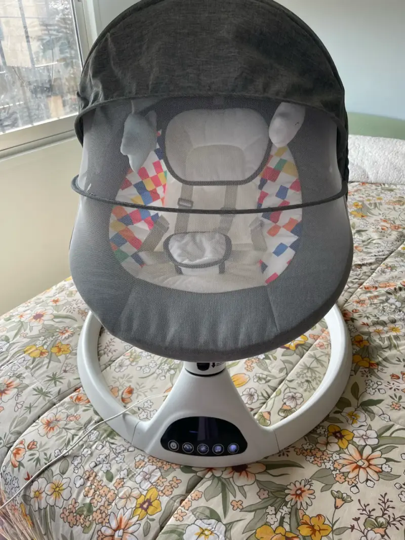 Silla mecedora para bebé con dosel y juguetes - 3