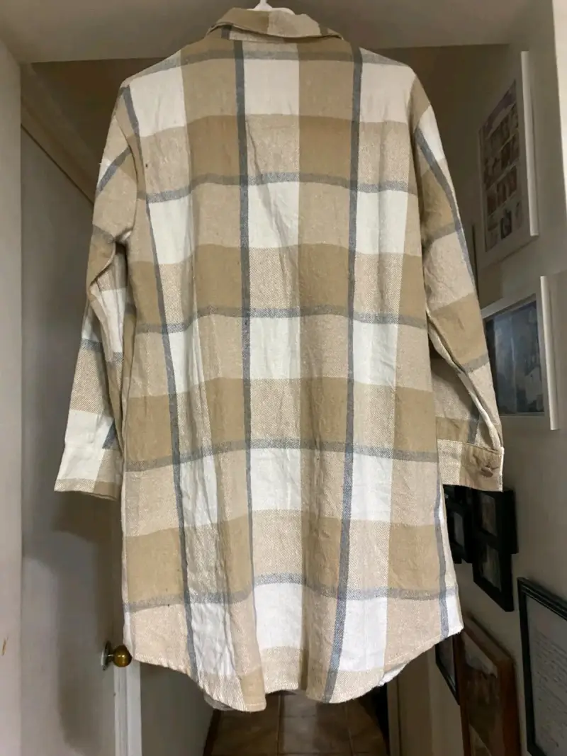 Abrigo de cuadros beige y blanco para mujer - 3