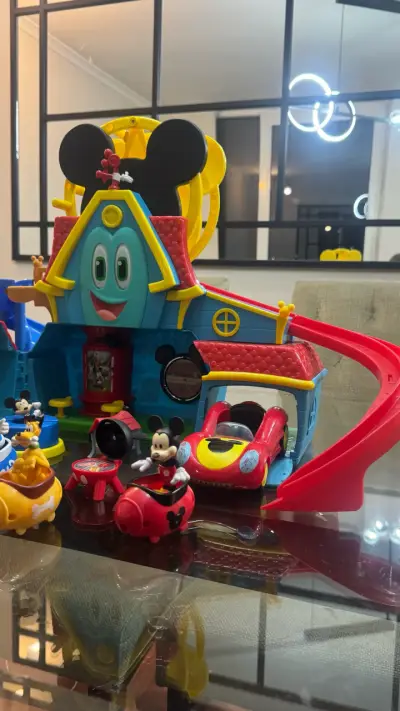Casa de juegos infantil de Mickey Mouse con figuras - miniatura 4