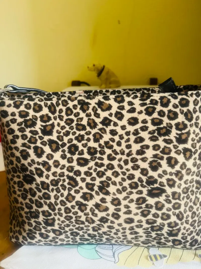 Cartera de hombr con diseño de leopardo y figuras - 4