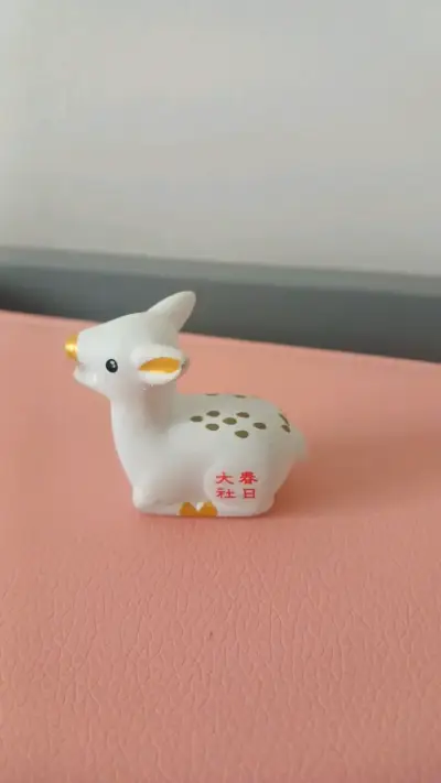 Figura de ciervo en cerámica templo Japones - miniatura 1