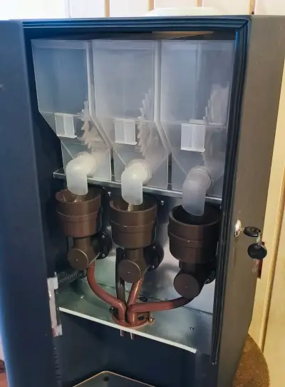 Máquina expendedora de café Ecobeck con 3 contenedores - miniatura 2