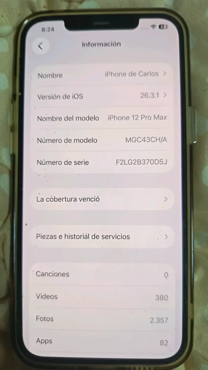 iPhone 12 Pro Max con funda y MagSafe - 2