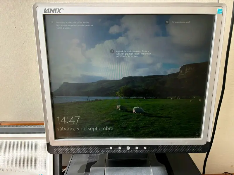 Computador de Escritorio HP ProDesk con Monitor - 5