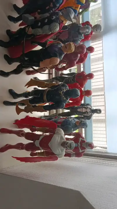 Figuras de acción de superhéroes colección - miniatura 2