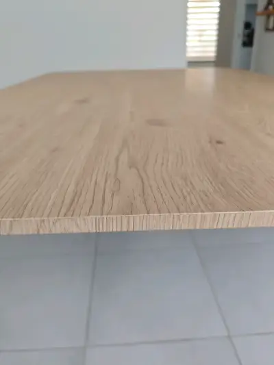 Mesa de comedor moderna de madera clara - miniatura 3