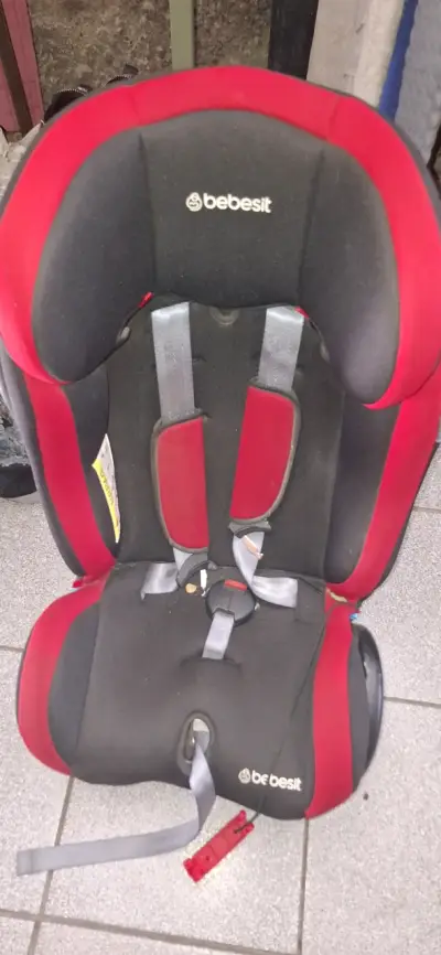 Silla de Auto Bebesit Roja y Negra - miniatura 1