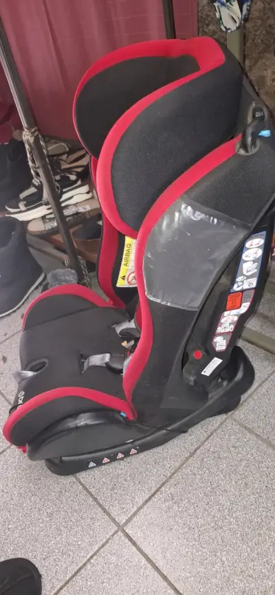 Silla de Auto Bebesit Roja y Negra - miniatura 3