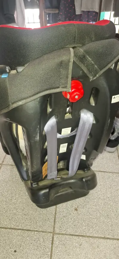 Silla de Auto Bebesit Roja y Negra - miniatura 4