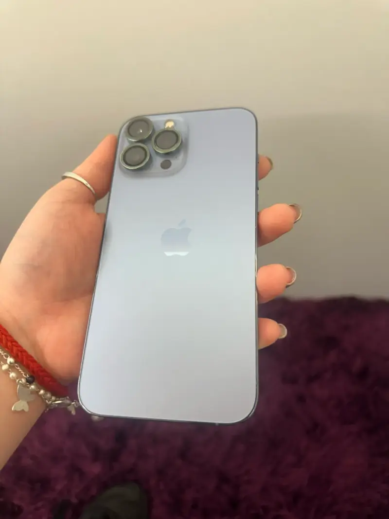 iPhone 13 Pro Max en excelente estado - 3