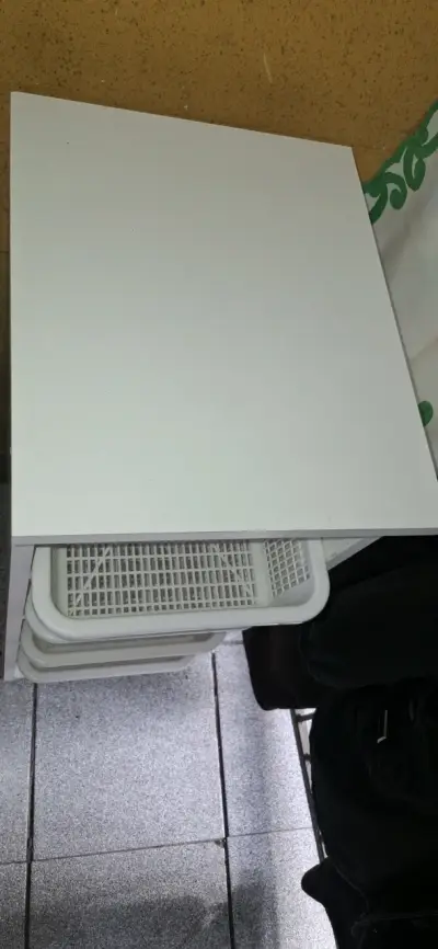 Estante organizador de plástico blanco con cajones - miniatura 3