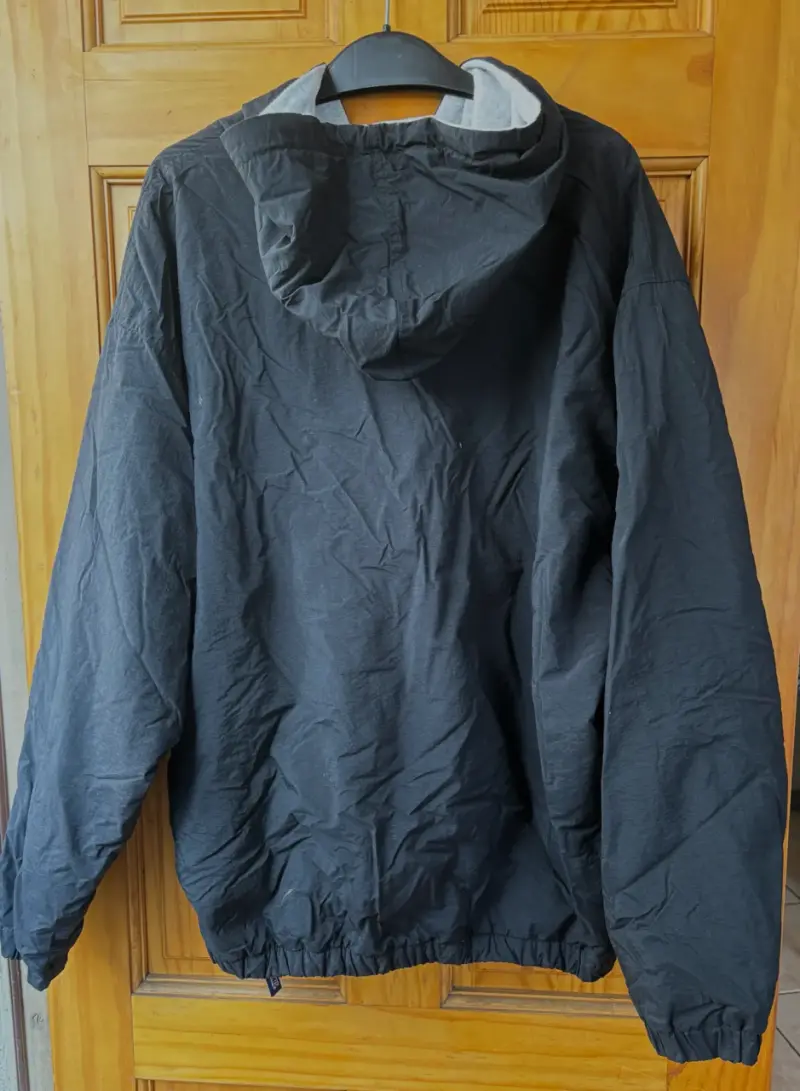 Cortaviento negro JanSport con capucha - 2