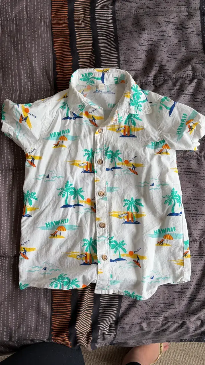 Camisa hawaiana infantil estampada