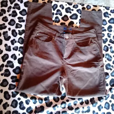 Jeans Zara con rayas laterales rojas - miniatura 3