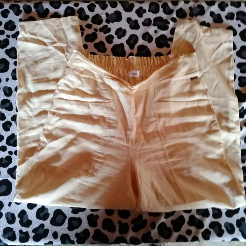 Jeans Zara con rayas laterales rojas - 4
