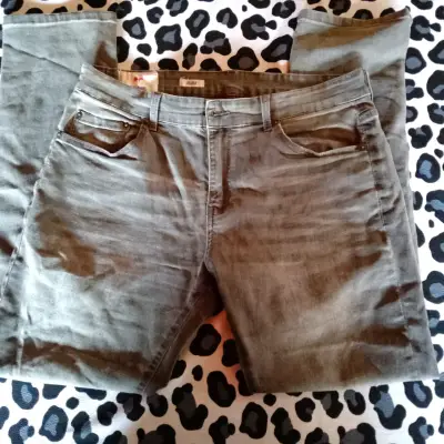 Lote de jeans para mujer en varios colores - miniatura 1