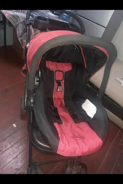 Coche de bebé Bebesit rojo con bandeja - miniatura 2