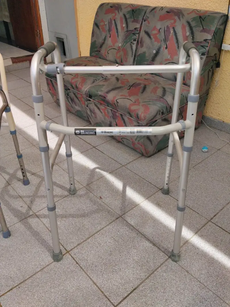 Andador plegable de aluminio Blunding