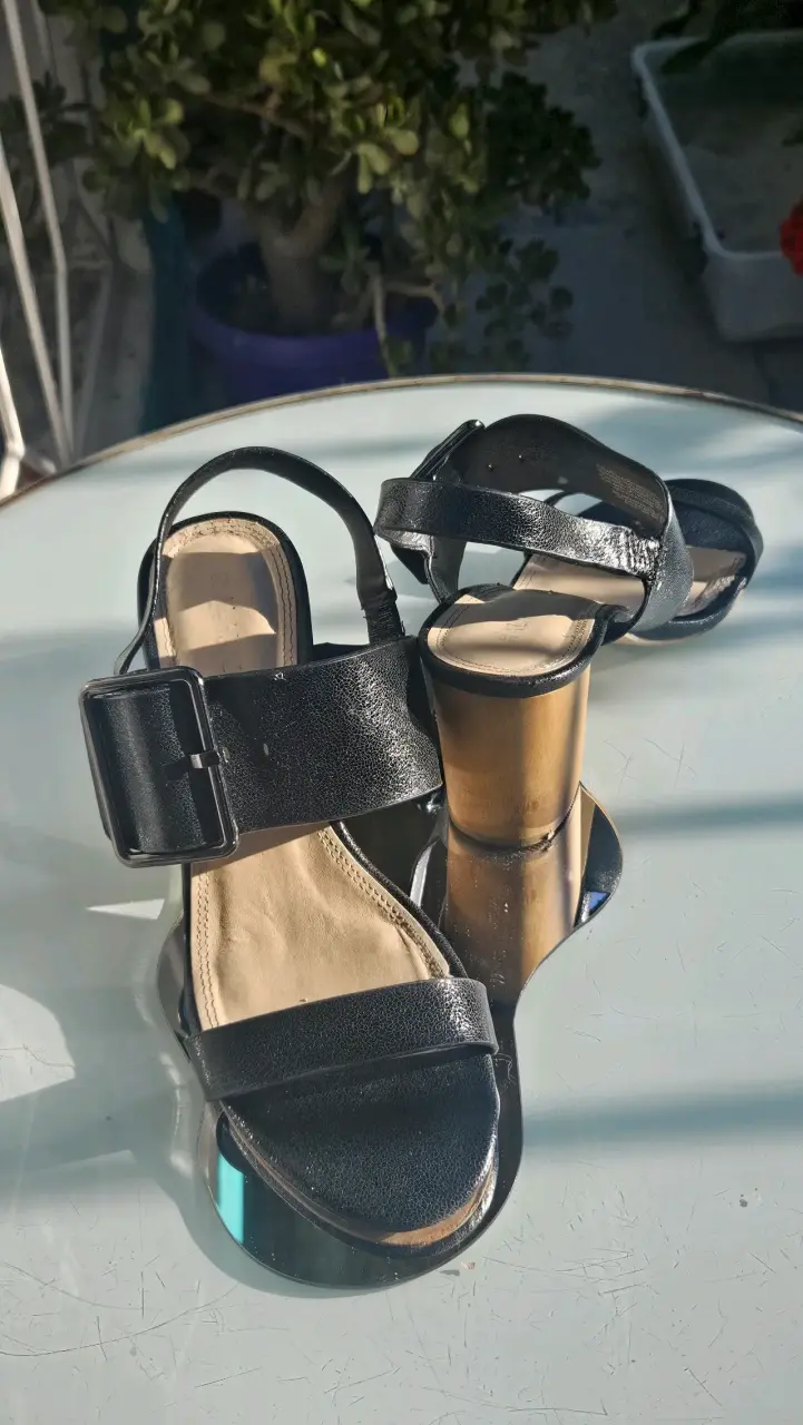 Sandalias de tacón mediano negras elegantes - 5