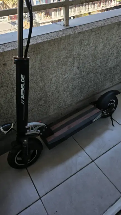 Scooter eléctrico Rebelde - miniatura 1