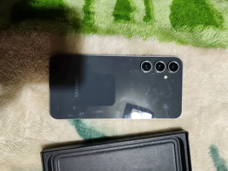 Samsung Galaxy S21 FE 128GB Grafito en buen estado - 2