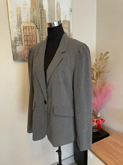 Blazer gris de mujer con diseño de puntos - miniatura 2