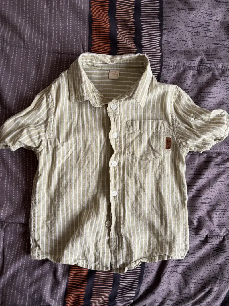 Camisa de niño a rayas beige