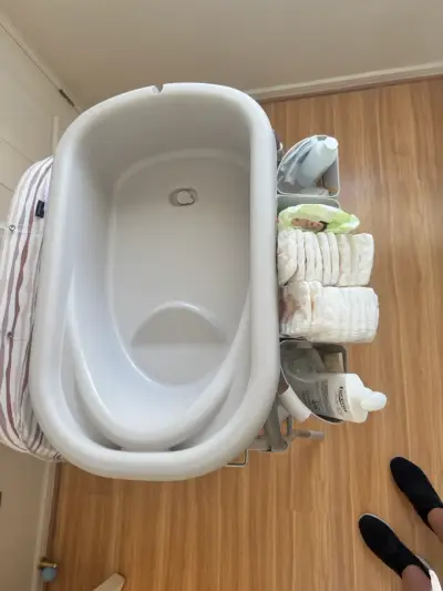 Mudador y bañera plegable para bebé - miniatura 4