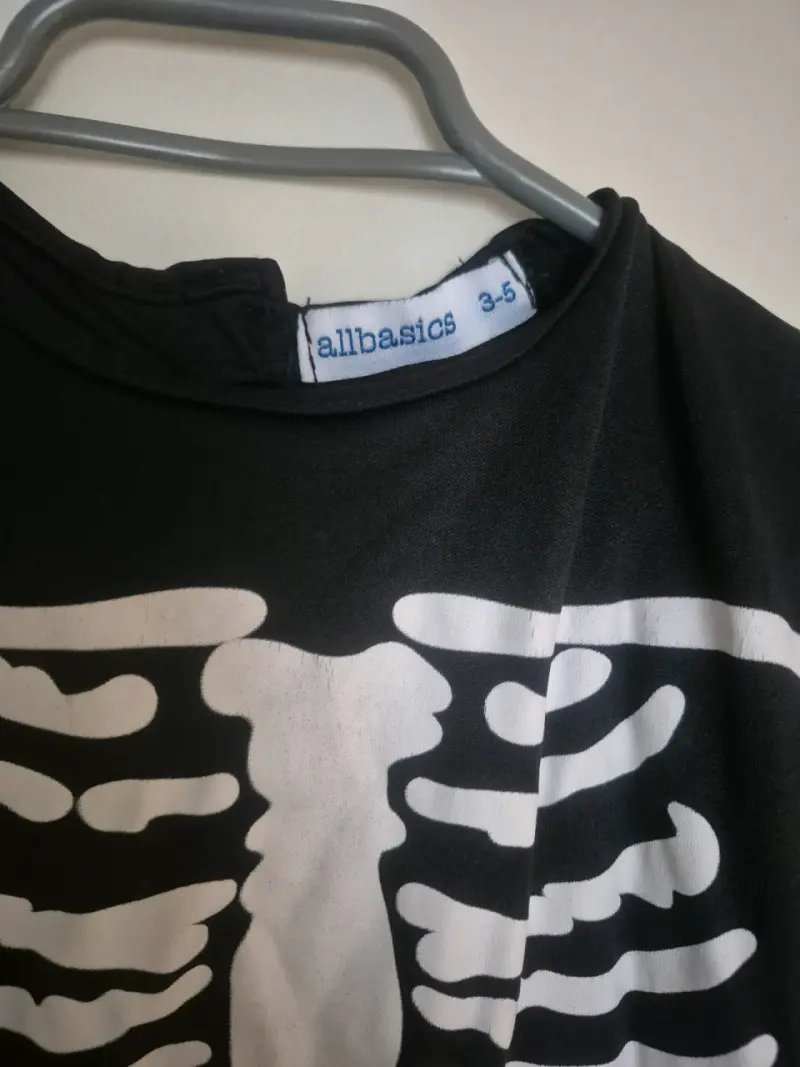 Polera de niño con diseño de esqueleto - 3