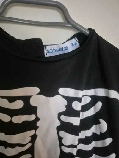 Polera de niño con diseño de esqueleto - miniatura 3