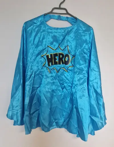 Capa de superhéroe para niños reversible - miniatura 3