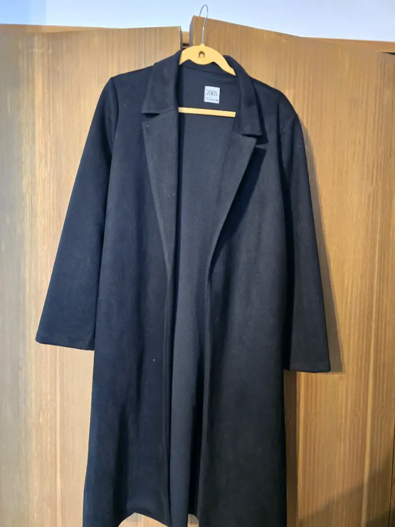 Abrigo negro largo Zara para mujer - 1
