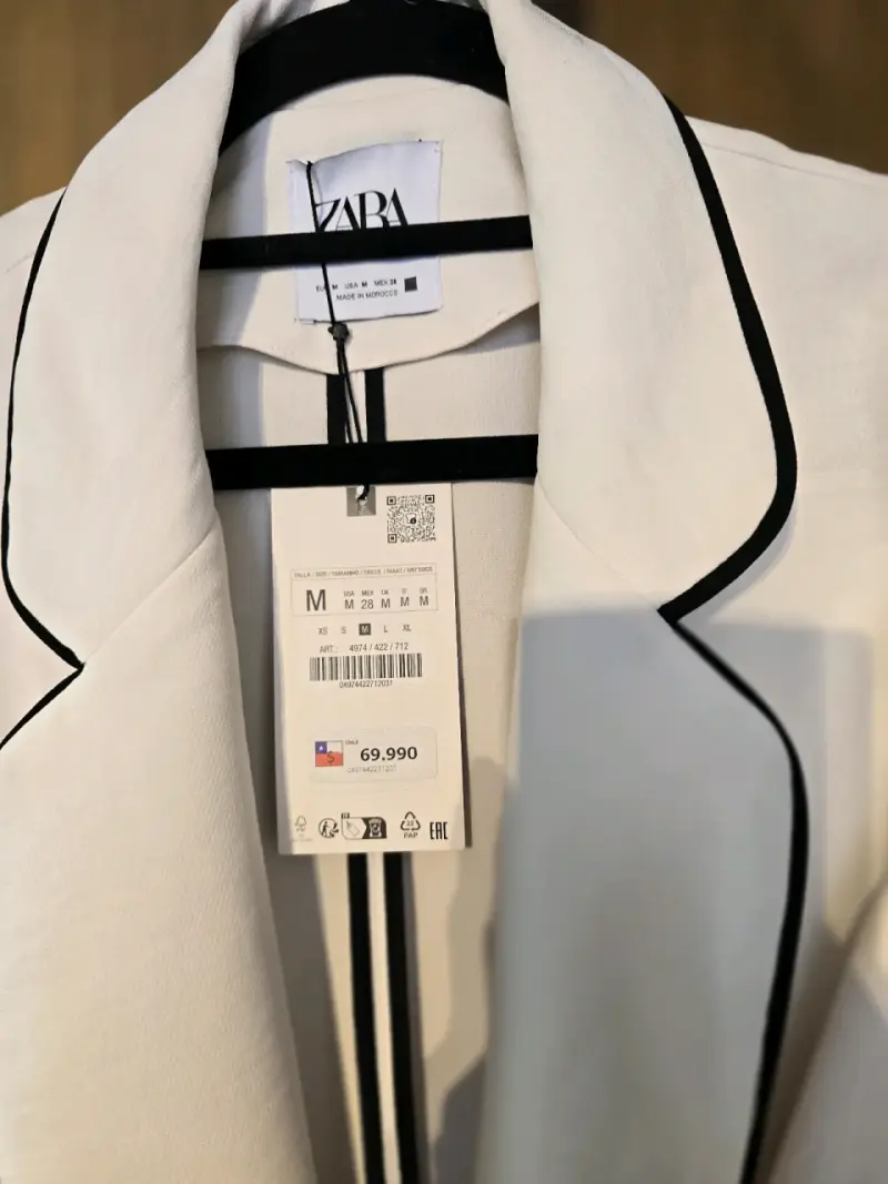 Blazer blanco con ribetes negros Zara talla M - 2